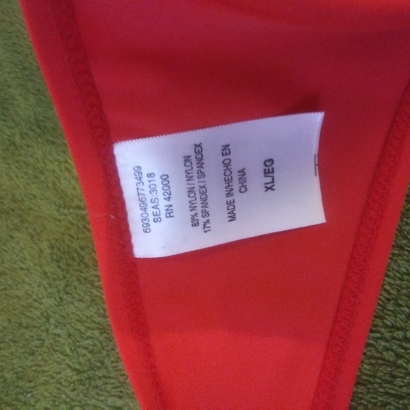 Swim suit top - Picture 4 of 4